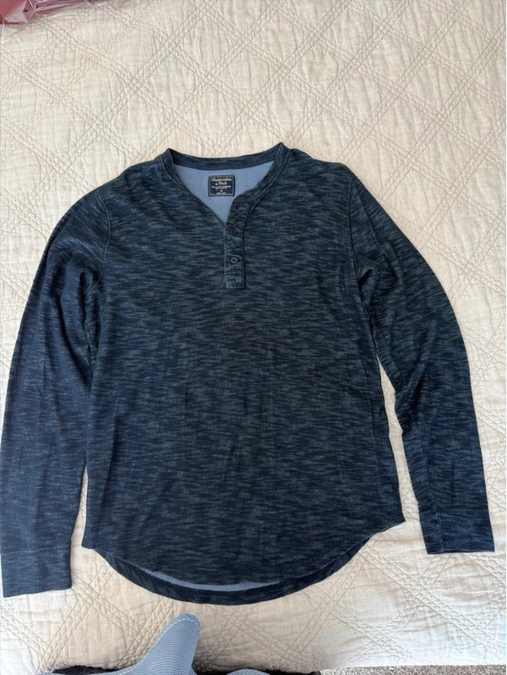 Abercrombie & Fitch Men’s Blue Long Sleeve Henley Shirt – Size Medium